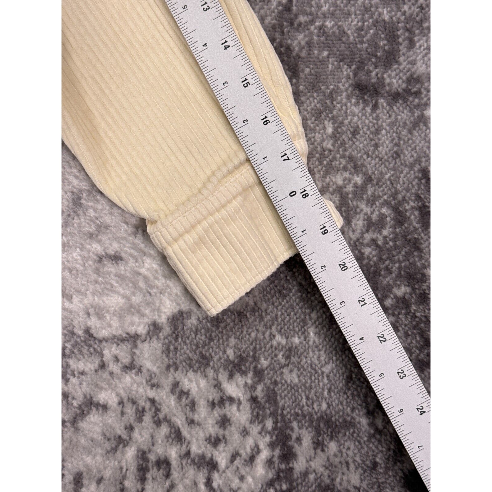 Donni. Corduroy Shirt Jacket Small Womens Banana Cream Shacket — image 5 of 8